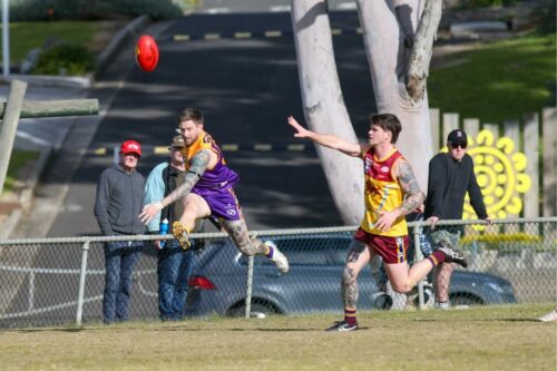 B07K5410-BelmontVsThomsonFooty