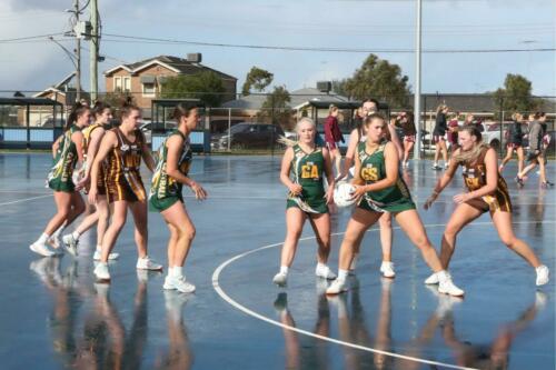 B07K9502-GDFNLGF2BGradeWerribee-CentralsVsInverleighNetball